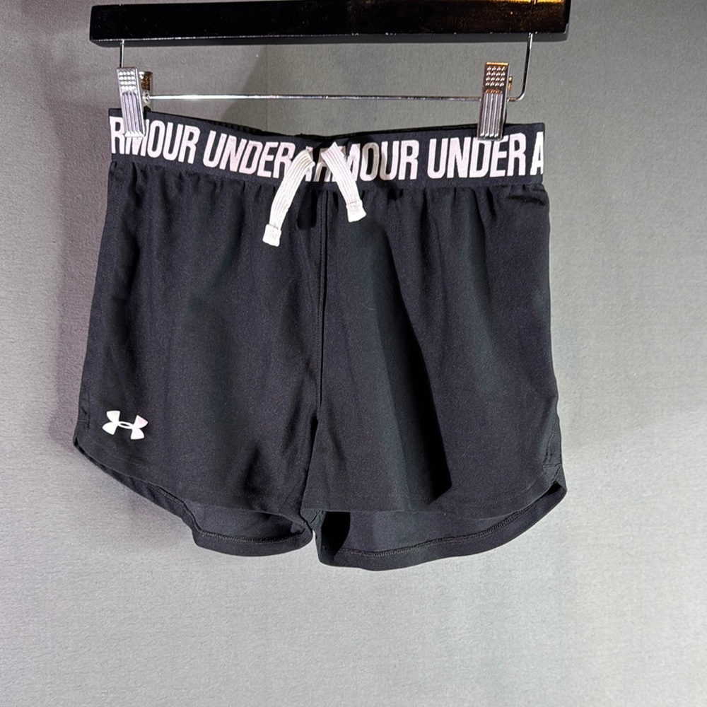 Under Armour Black Athletic‎ Shorts Lightweight Performance youth, large girls